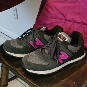 New Balance 574 shoes sneakers black gray pink